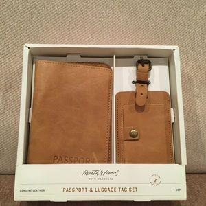 NWT Leather Passport & Luggage Tag Set